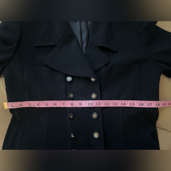 CHANEL Vintage Black Blazer Jacket Coat 44 Large 18 Gold Buttons Silk 96P EUC - Picture 14 of 17